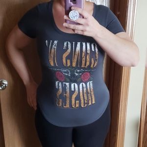 Guns N Roses shirt size M fits like XL